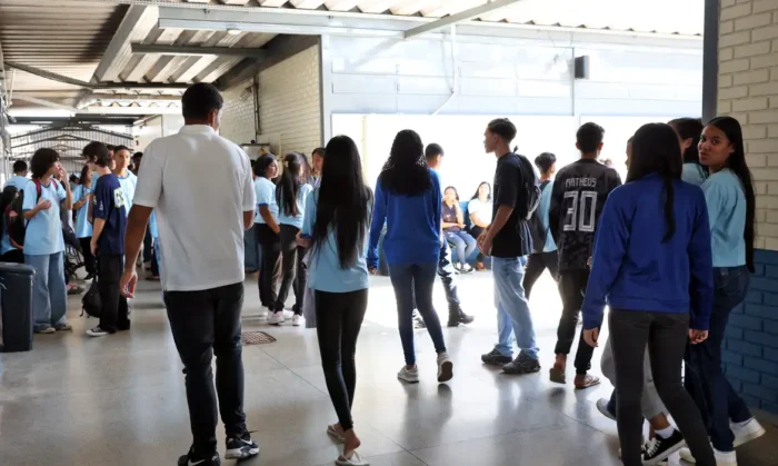 Para ter direito ao benefício, eles devem ter presença mínima de 80% nas aulas Foto: Agencia Brasil