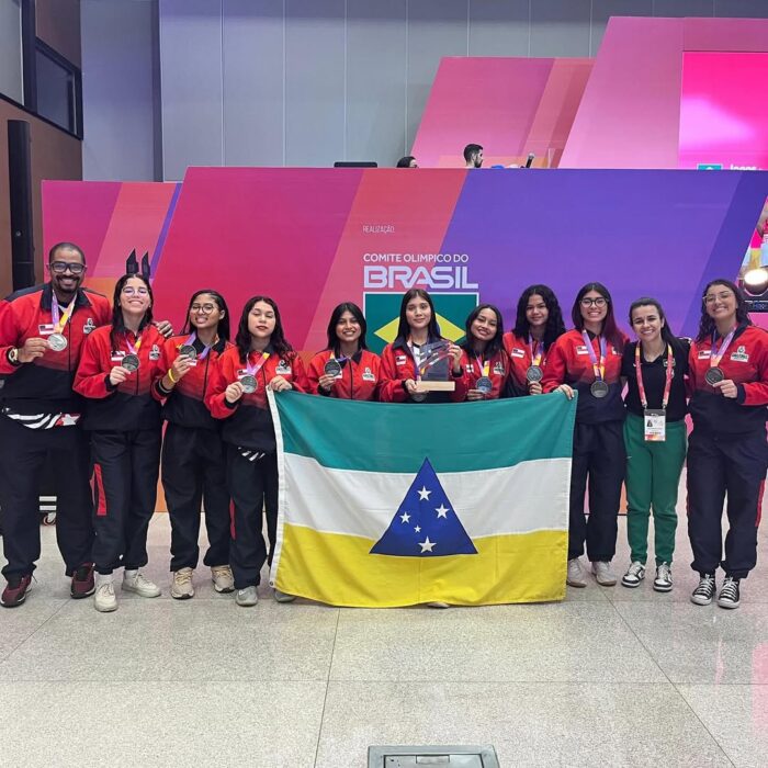 A equipe feminina de basquete de Tefé conquistou o vice-campeonato